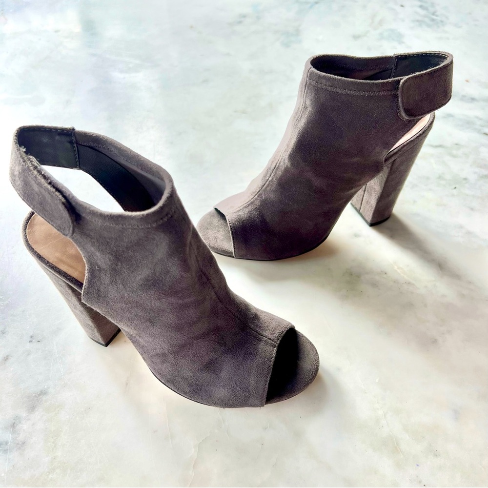 ALDO Gray Suede Peep Toe Heels ~ Sz 7
